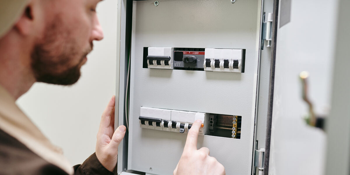 how to reset air conditioner breaker